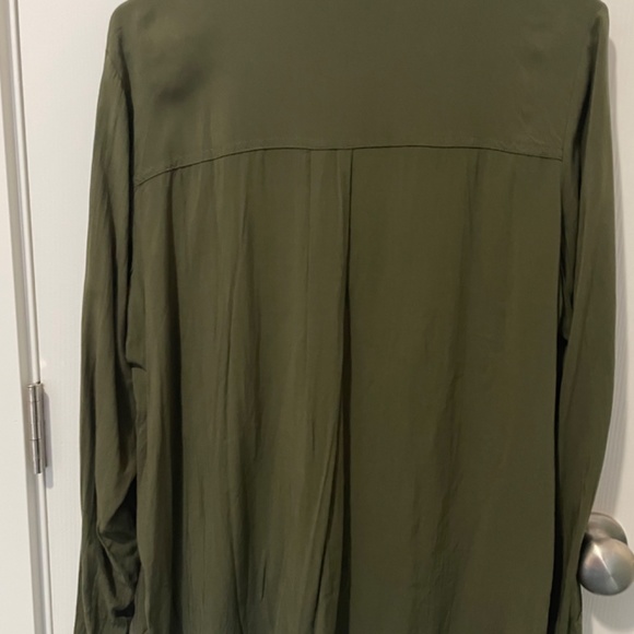 Woman’s Rayon Blouse - Picture 3 of 3